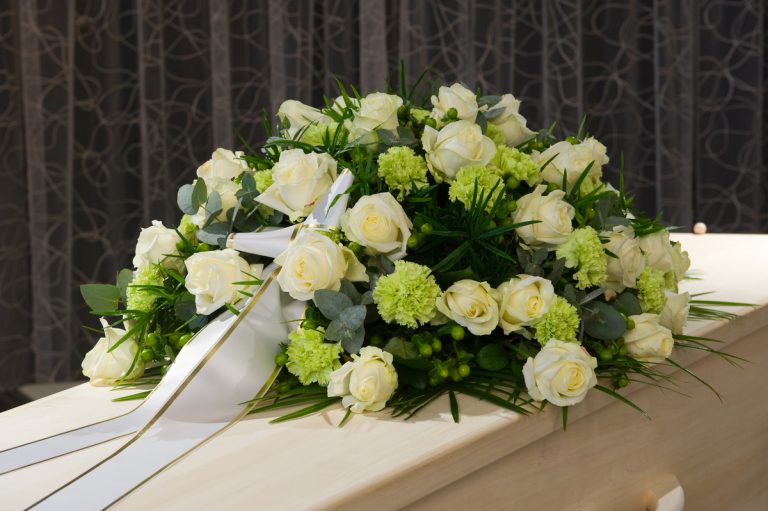 Casa-funeraria-e-sala-del-commiato-differenze-e-caratteristiche-principali